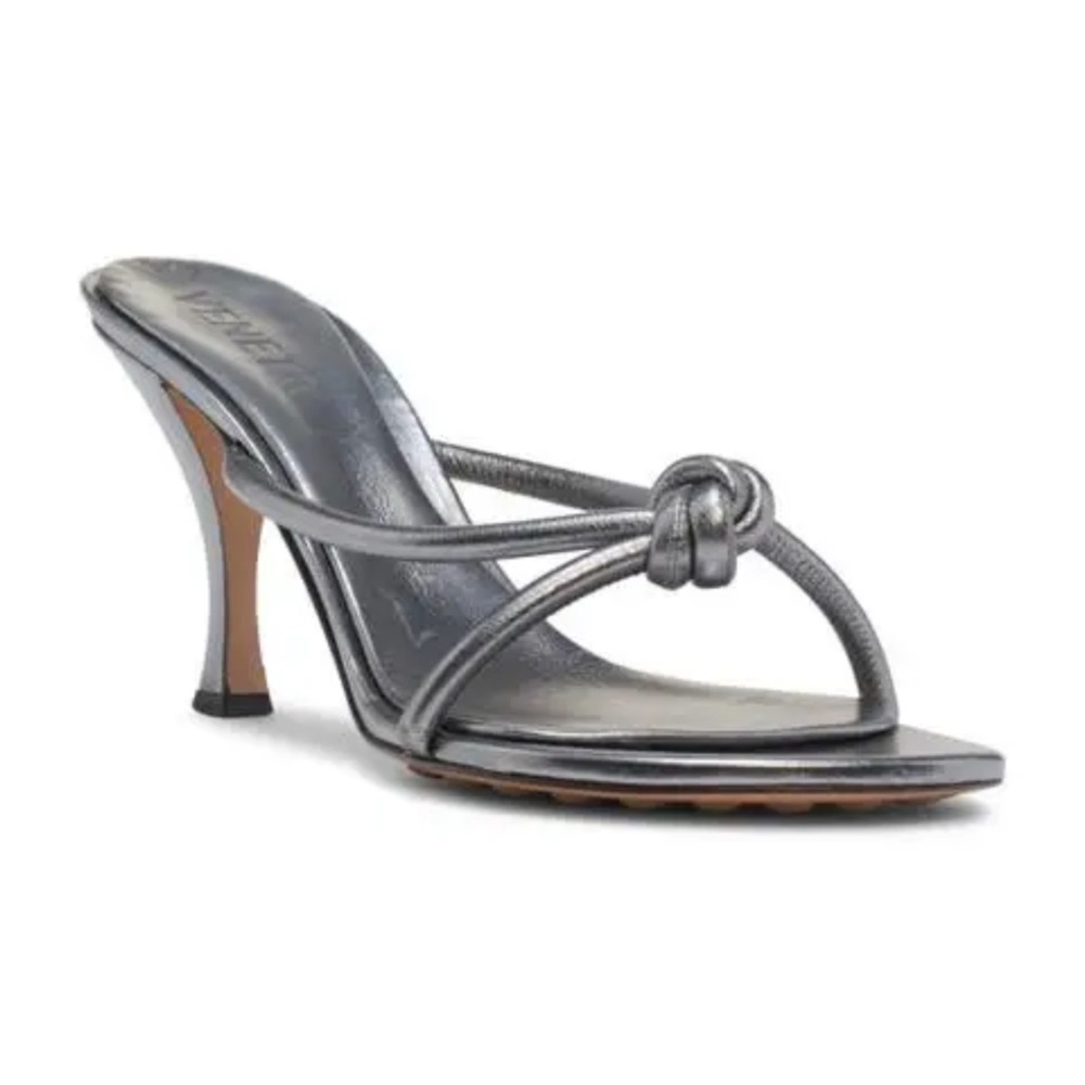 Authentic Bottega Veneta Blink Sandal Lamina Smooth Silver Metallic size 38 NIB